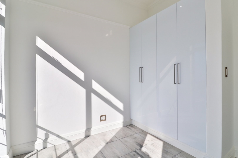 8 Bedroom Property for Sale in Reebok Western Cape